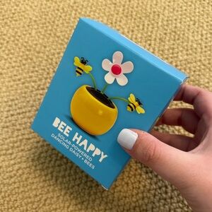 solar power dancing flower with bees - cupcakes and cartwheels!